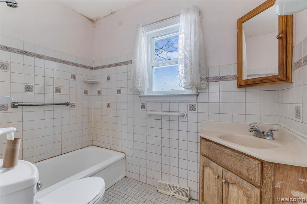 8408 Whitney Road Gaines, MI 48436 - Photo 21 of 29