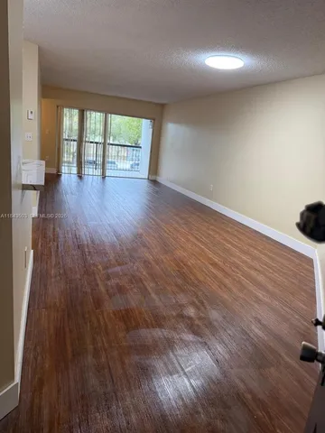 $2,200 | 6272 Northwest 186th Street, Unit 208, Hialeah, FL 33015