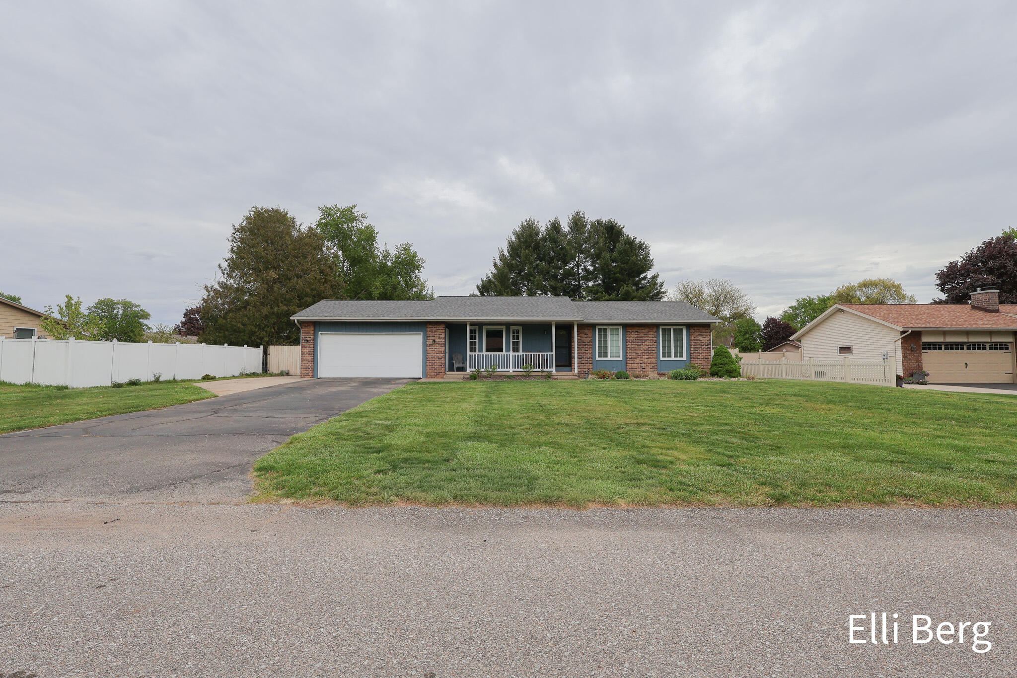 8742 Shadowbrook Drive Jenison, MI 49428 - Photo 33 of 34 IMG_4951