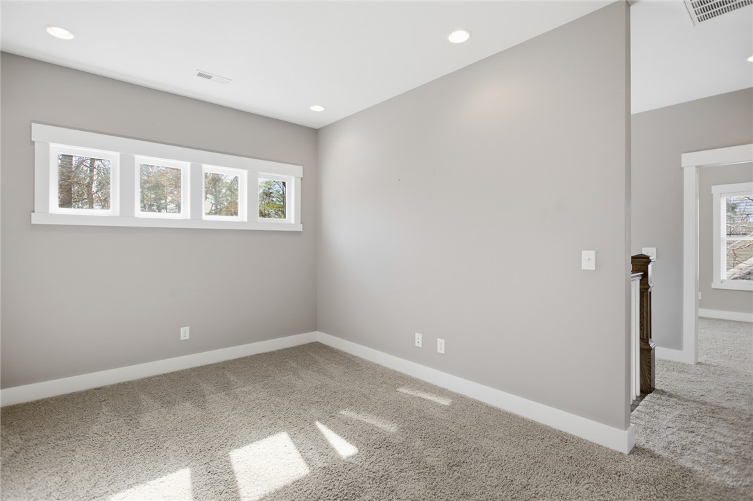 401 Promontory Ridge Seneca, SC 29672 - Photo 20 of 28 Upstairs living room/flex space