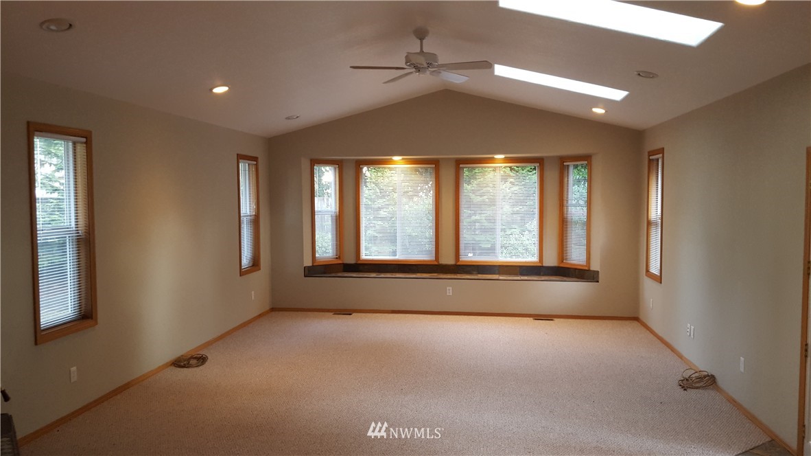 5519 148th Place Southwest Edmonds, WA 98026 - Photo 2 of 22 Gallery Image 2