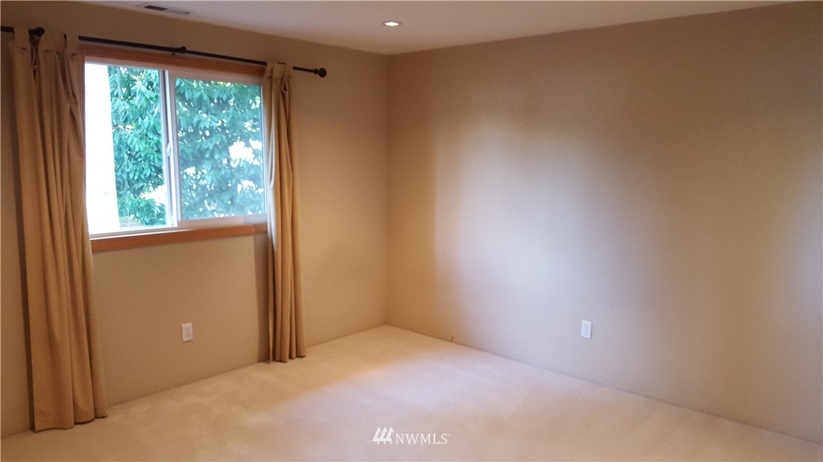 5519 148th Place Southwest Edmonds, WA 98026 - Photo 12 of 22 Gallery Image 12