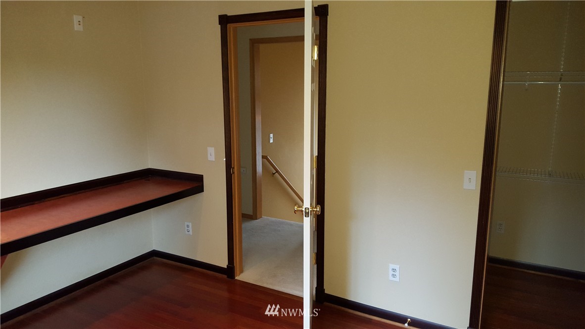 5519 148th Place Southwest Edmonds, WA 98026 - Photo 10 of 22 Gallery Image 10