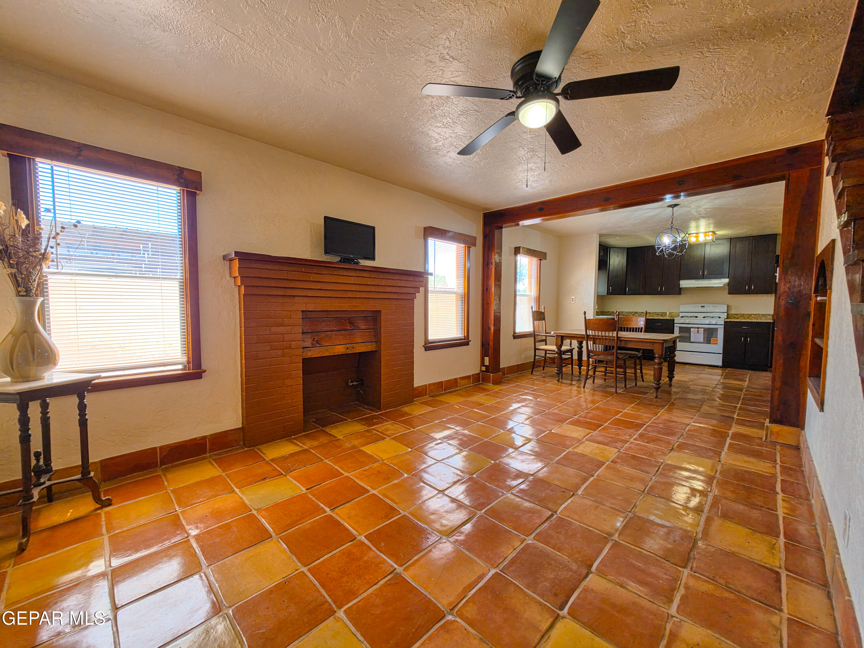 4037 Emory Road El Paso, TX 79922 - Photo 5 of 46 20260421_122236