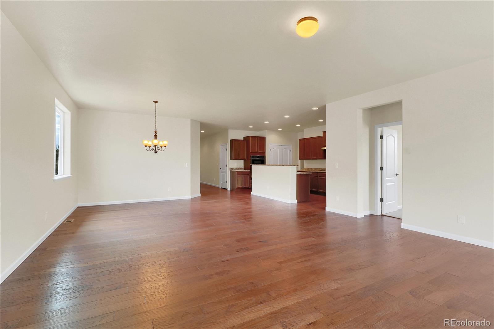 5770 Desert Inn Loop Elizabeth, CO 80107 - Photo 5 of 12 Gallery Image 5