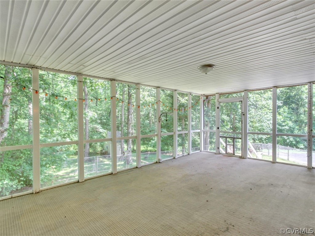 9020 Belmont Road Chesterfield, VA 23832 - Photo 36 of 41 VINYL Wrapped Screened-In-Porch
