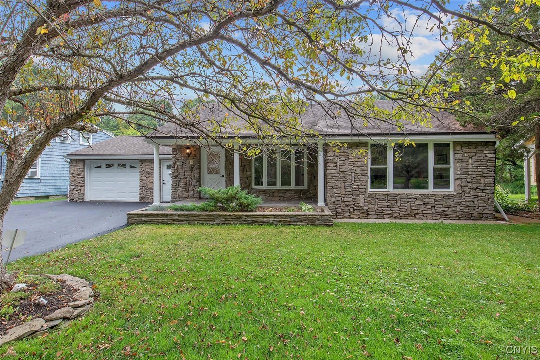 215 Gulf Road Camillus, NY 13031 - Photo 1 of 1 Front Exterior