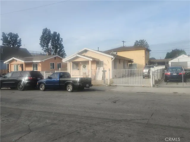 a view of a house with a outdoor space