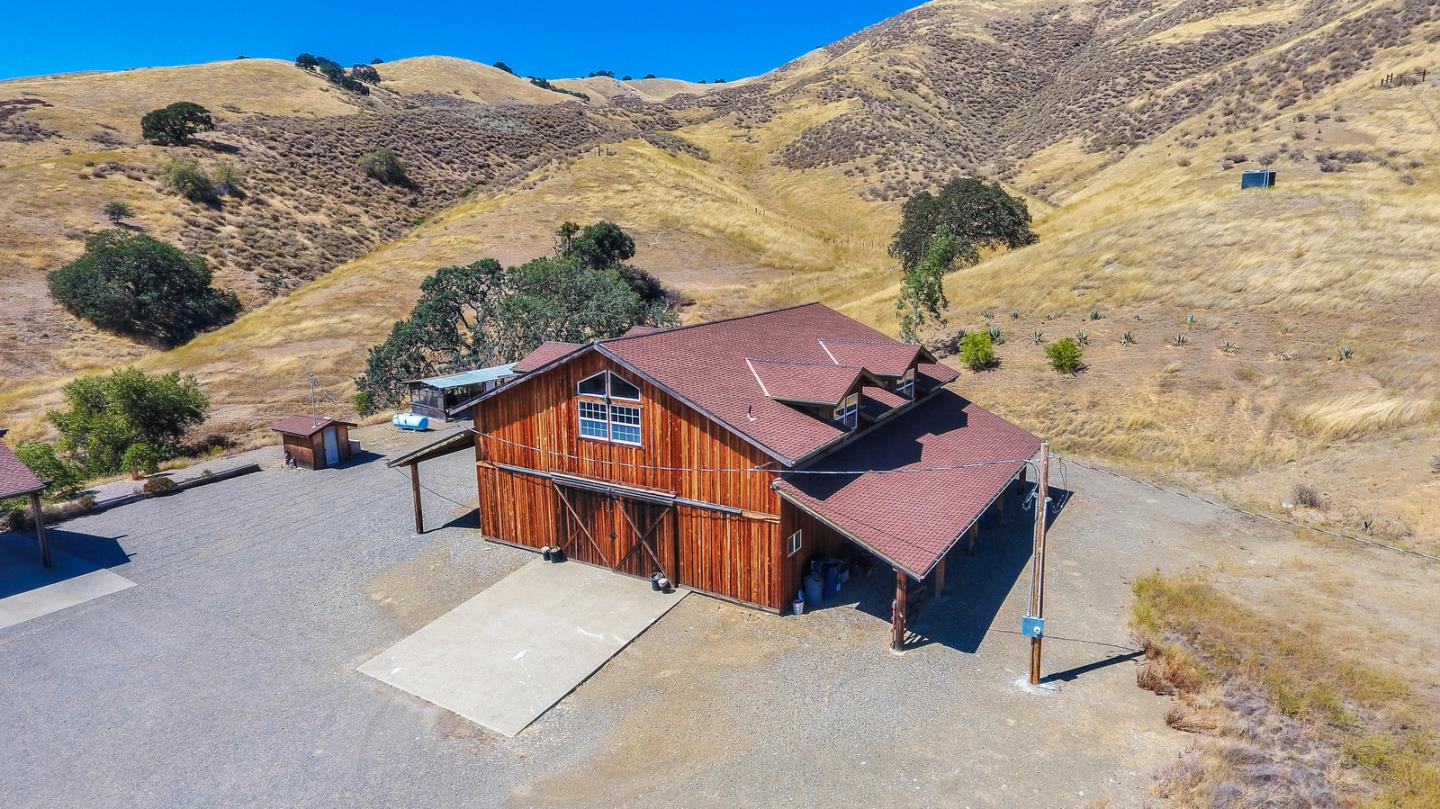 20334 Panoche Road Paicines, CA 95043 - Photo 32 of 44 Gallery Image 32