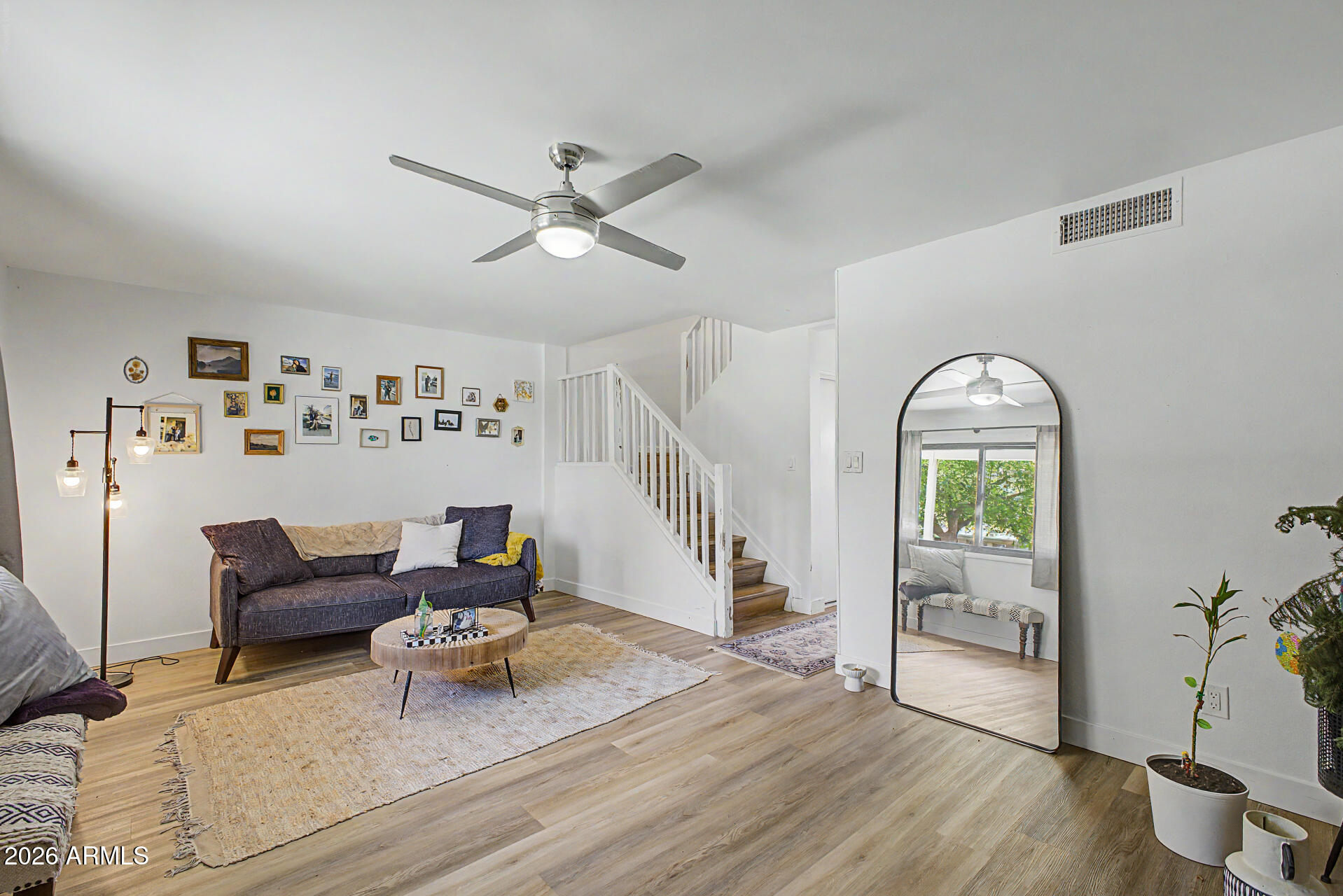 225 North Standage, Unit 44 Mesa, AZ 85201 - Photo 4 of 32 Living Room