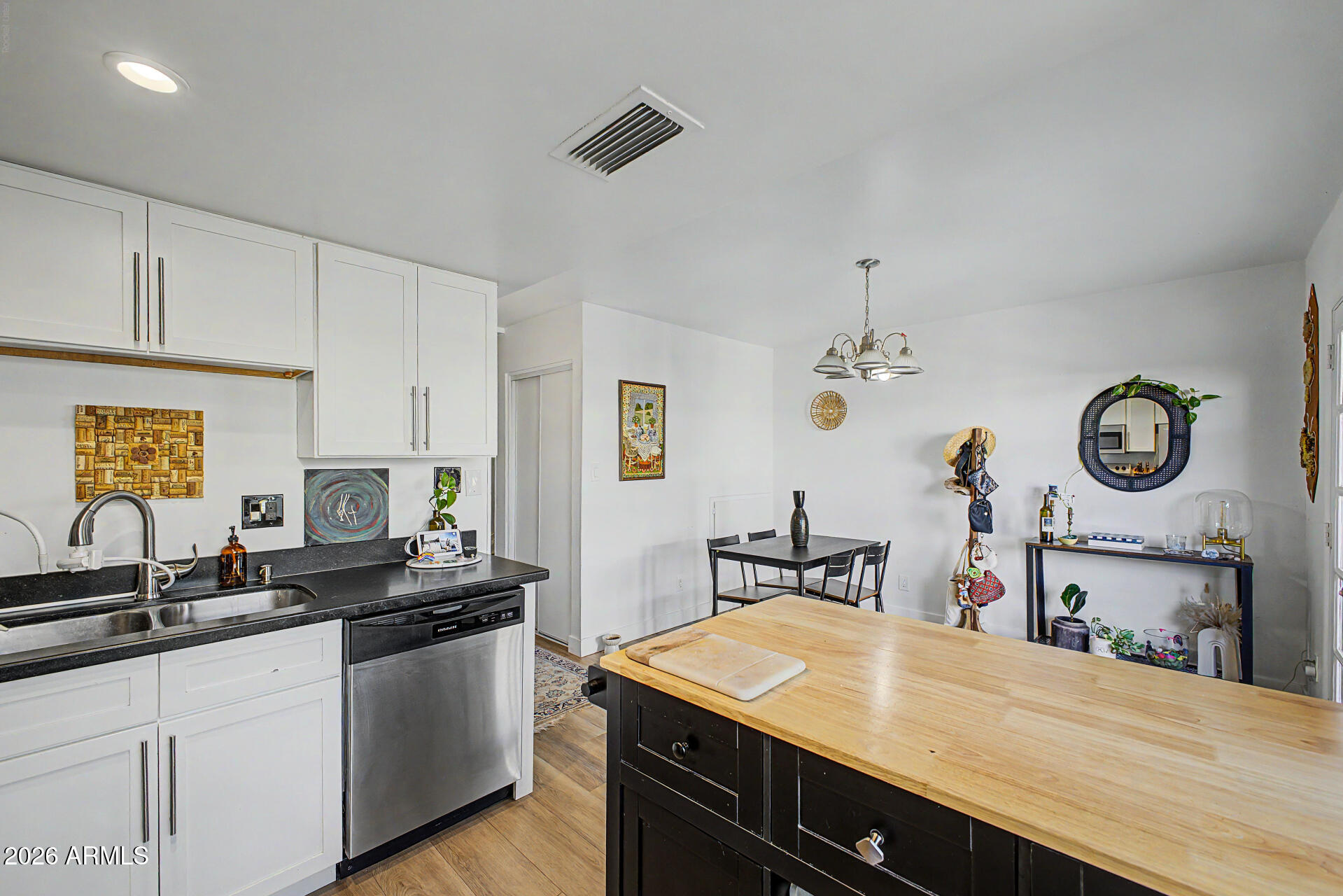 225 North Standage, Unit 44 Mesa, AZ 85201 - Photo 9 of 32 Kitchen