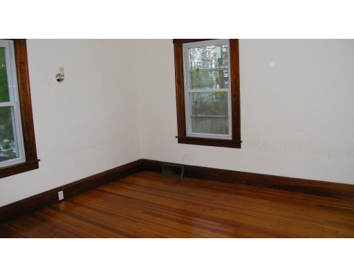 74 Vermont Street Springfield, MA 01108 - Photo 8 of 13