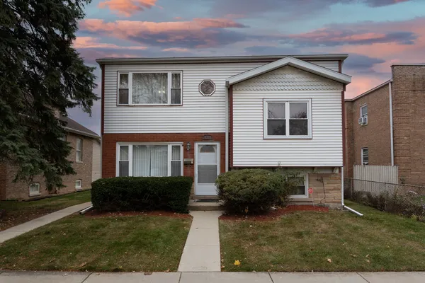 $325,000 | 4304 Arthur Avenue, Brookfield, IL 60513