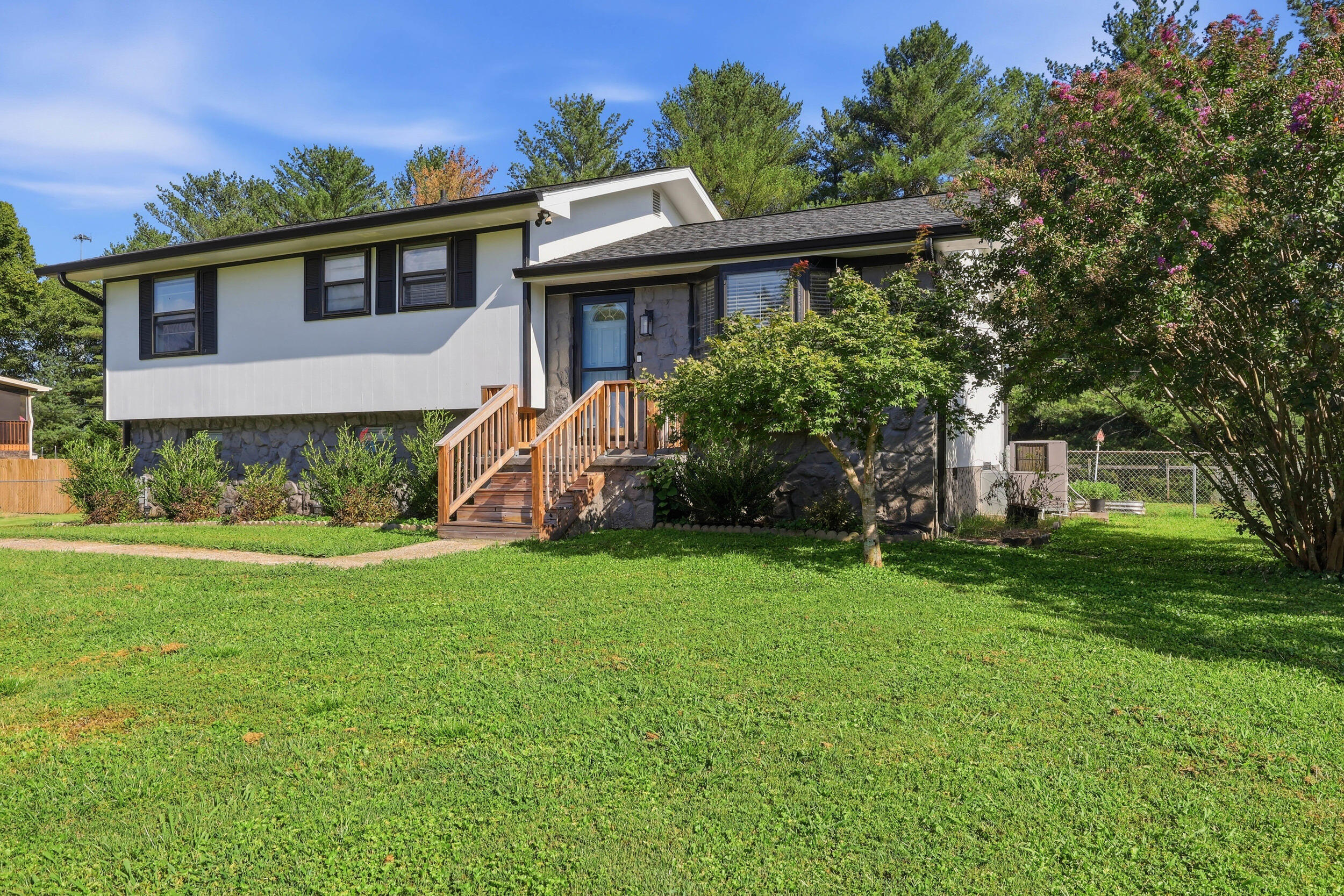 7327 Sterling Road Hixson, TN 37343 - Photo 2 of 37 7327 sterling-3