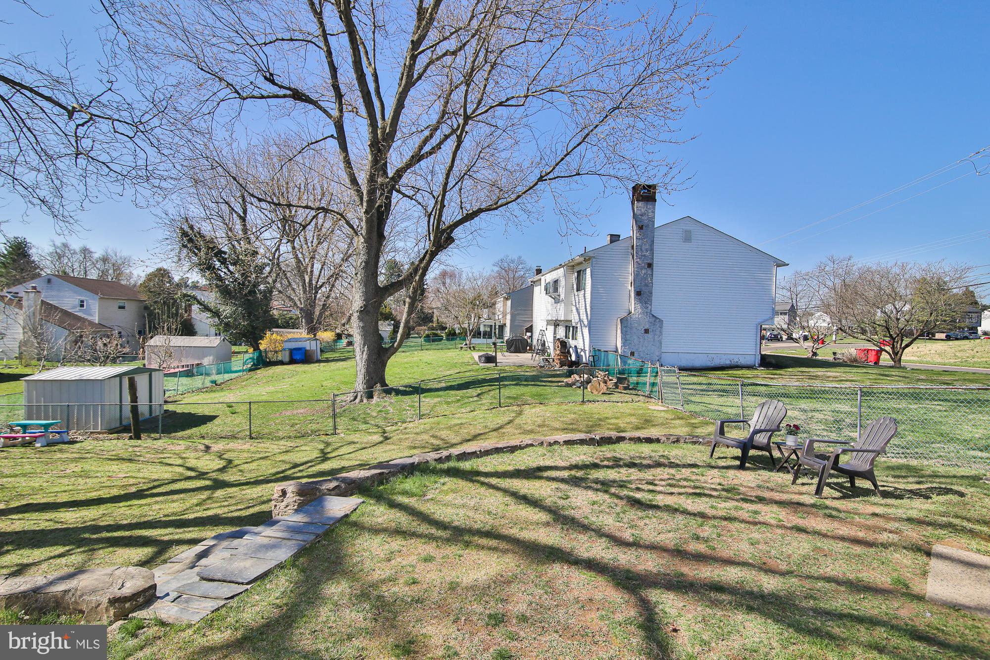 897 Longstreth Road Warminster, PA 18974 - Photo 43 of 48 Side yard