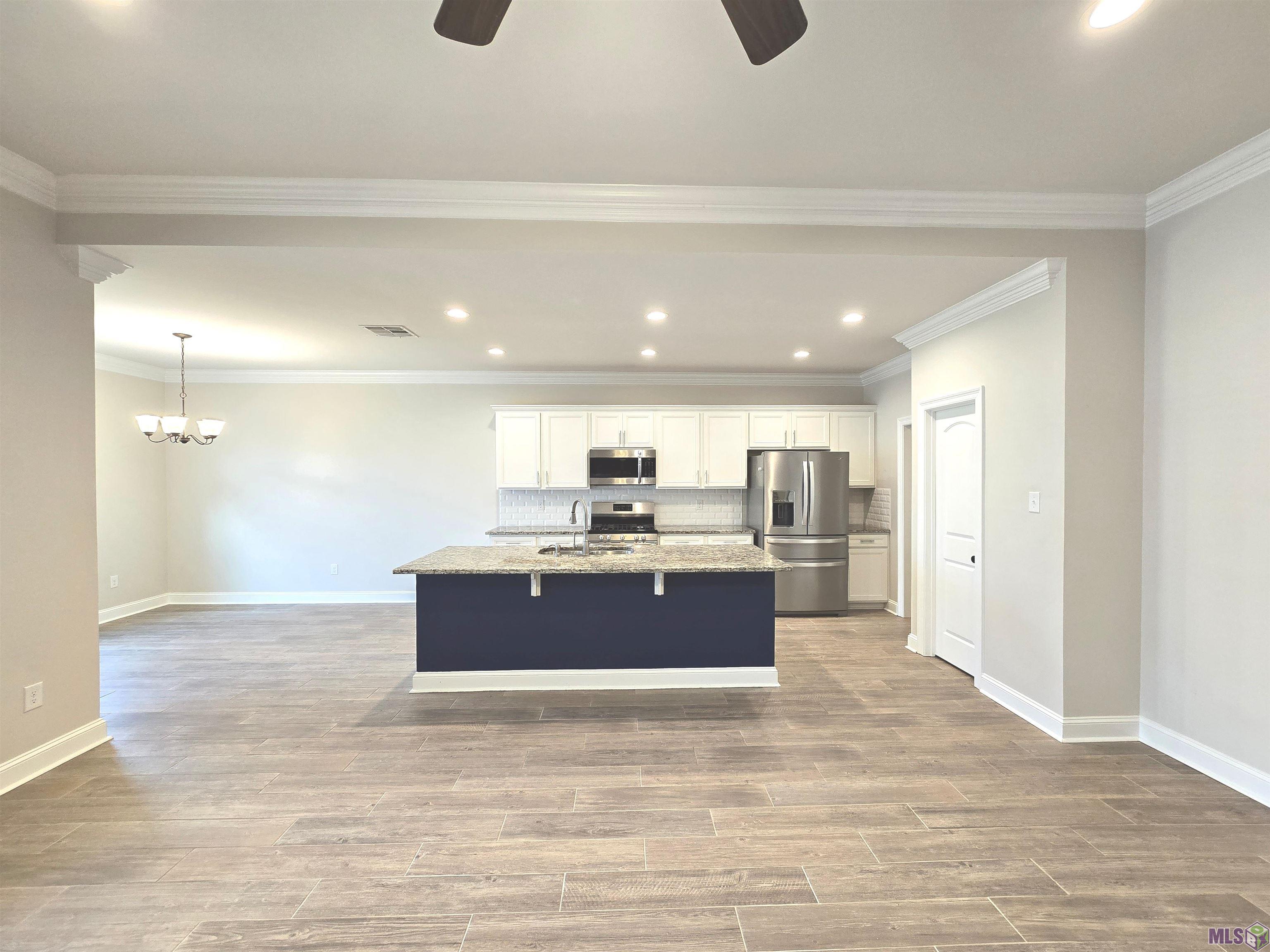 6251 Lake Edge Drive Baton Rouge, LA 70820 - Photo 3 of 21