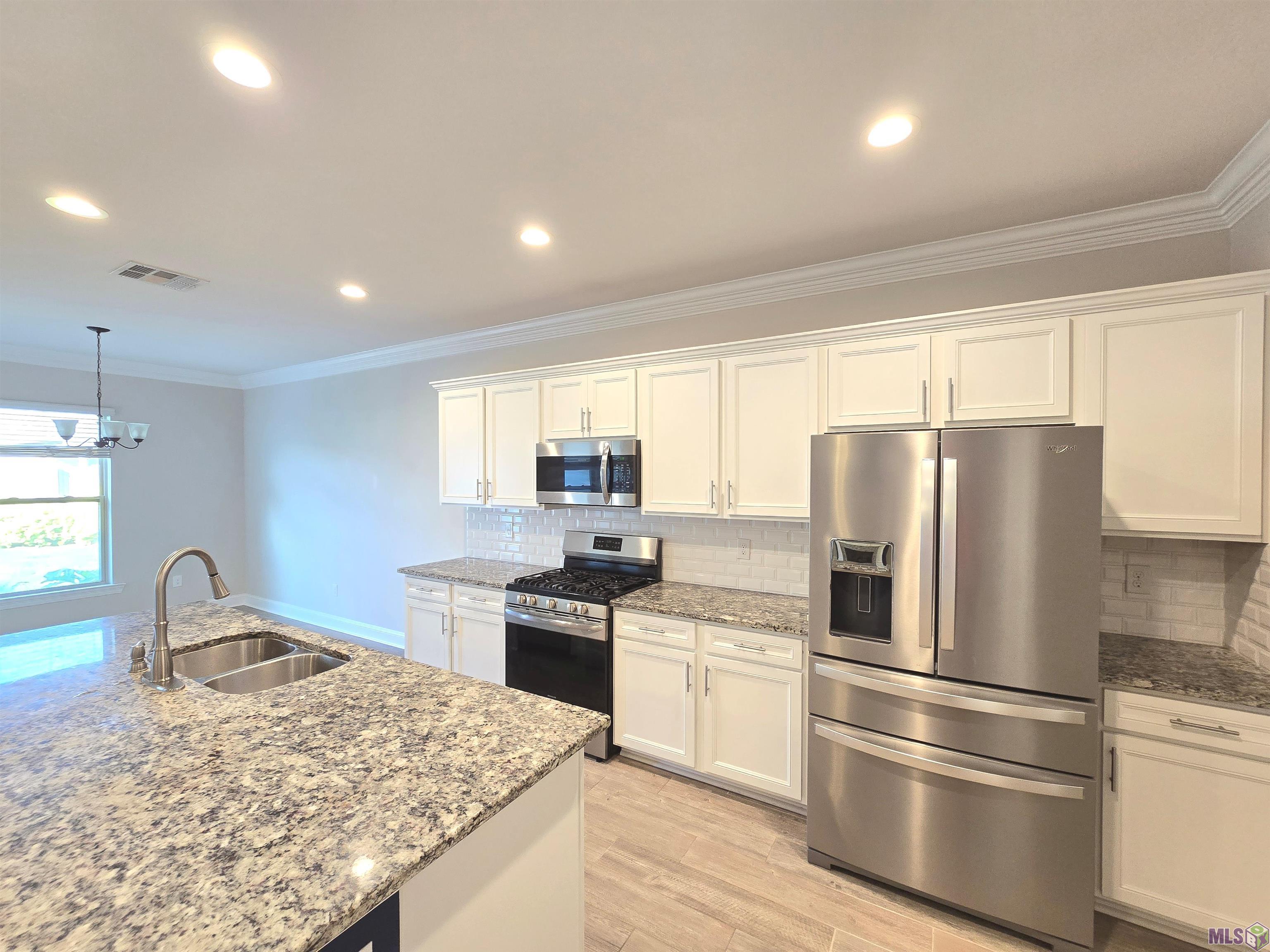 6251 Lake Edge Drive Baton Rouge, LA 70820 - Photo 4 of 21