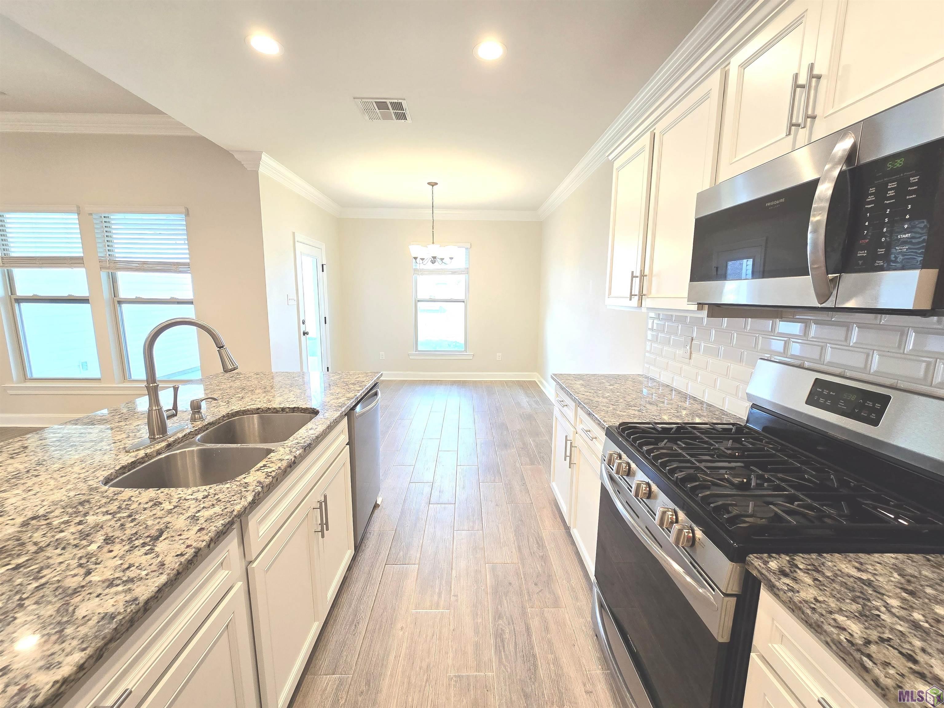 6251 Lake Edge Drive Baton Rouge, LA 70820 - Photo 5 of 21