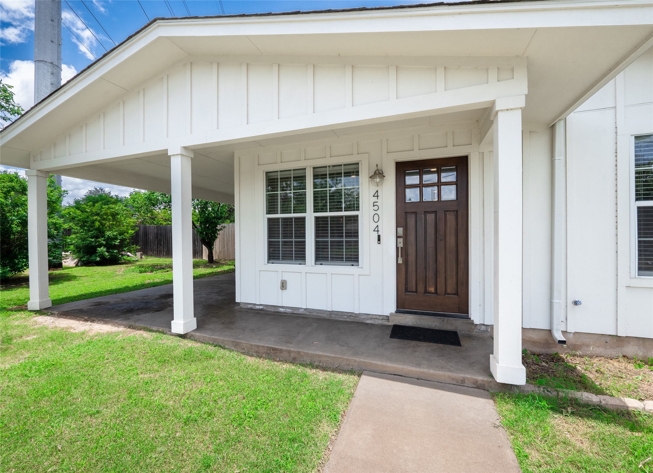 4504 Kitty Avenue Austin, TX 78721 - Photo 2 of 34