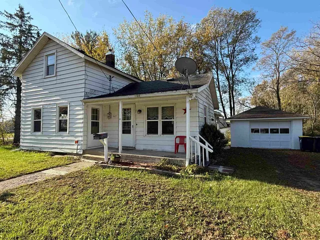 $180,000 | 447 West State Street, New Lisbon, WI 53950