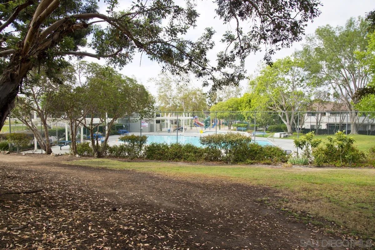 574 Gardendale Road Encinitas, CA 92024 - Photo 37 of 53 a view of a yard with a tree