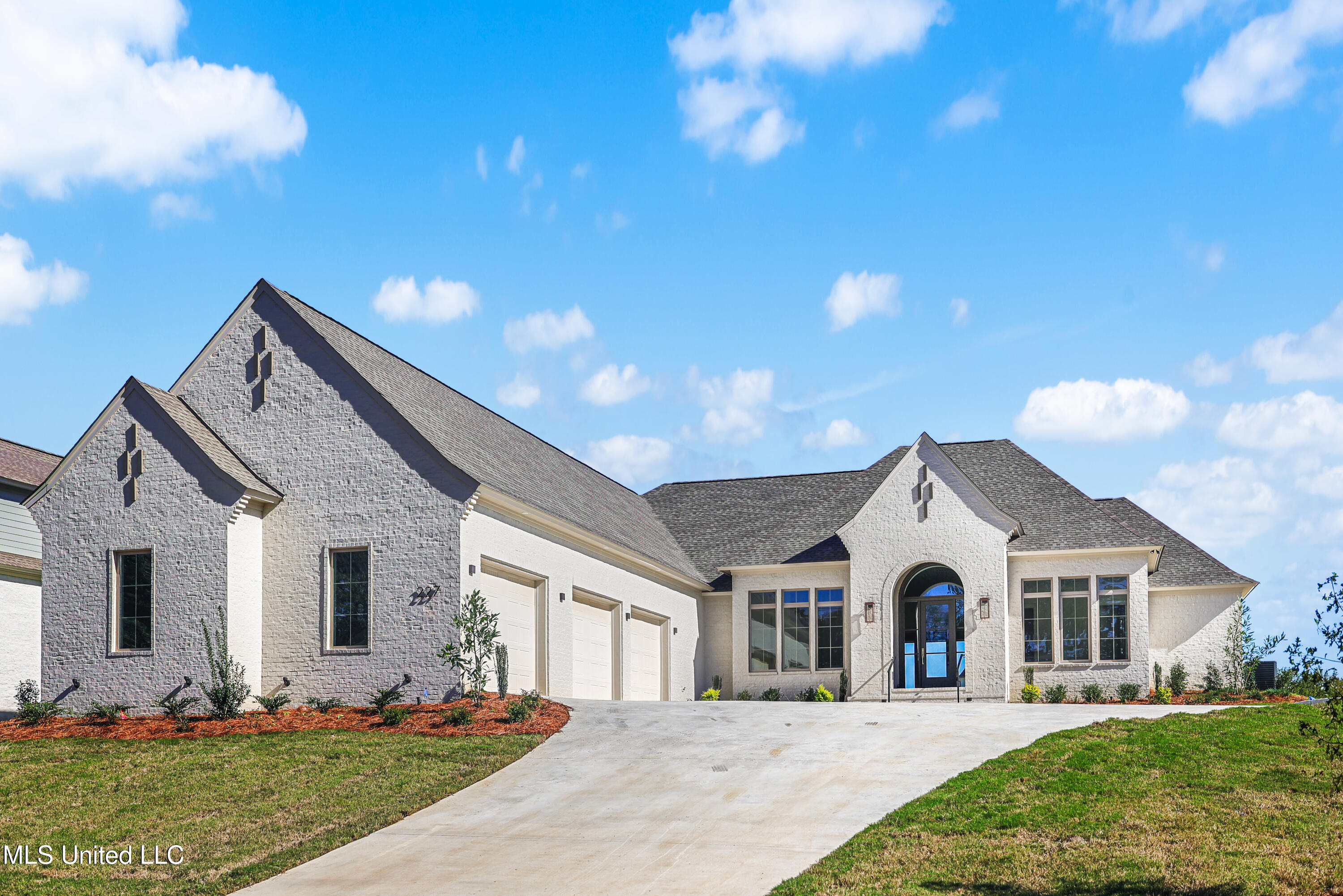 227 Parke Drive Ridgeland, MS 39157 - Photo 1 of 13 0D0A8557