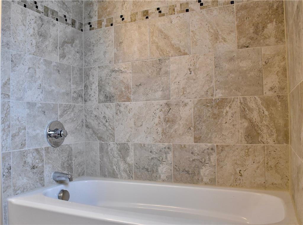 350 Clever Road McKees Rocks, PA 15136 - Photo 22 of 25 Bathroom