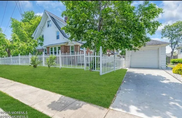 $4,500 | 208 East Bergen Place, Red Bank, NJ 07701