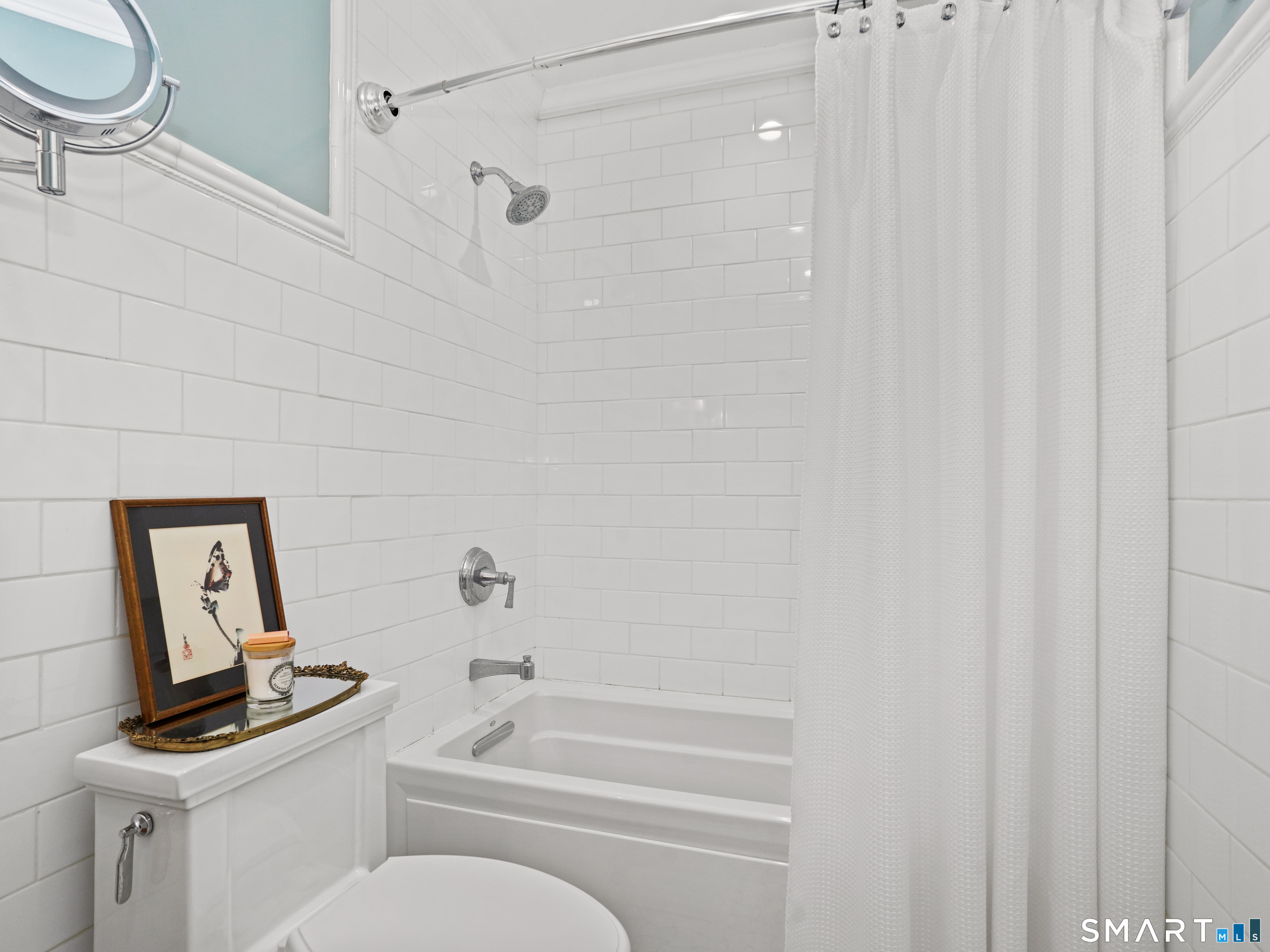 250 Ivy Hill Road Ridgefield, CT 06877 - Photo 37 of 45 a bathroom with a toilet a sink and bathtub