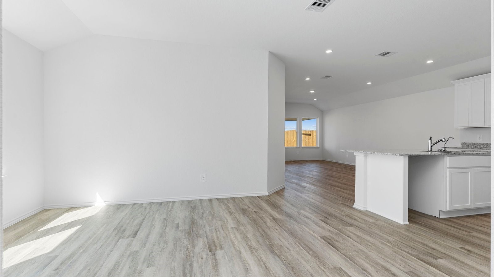 2618 Magnolia Mdw Lane Rosenberg, TX 77471 - Photo 11 of 26 *Images and 3D tour are for illustration only and options may vary from home as built.