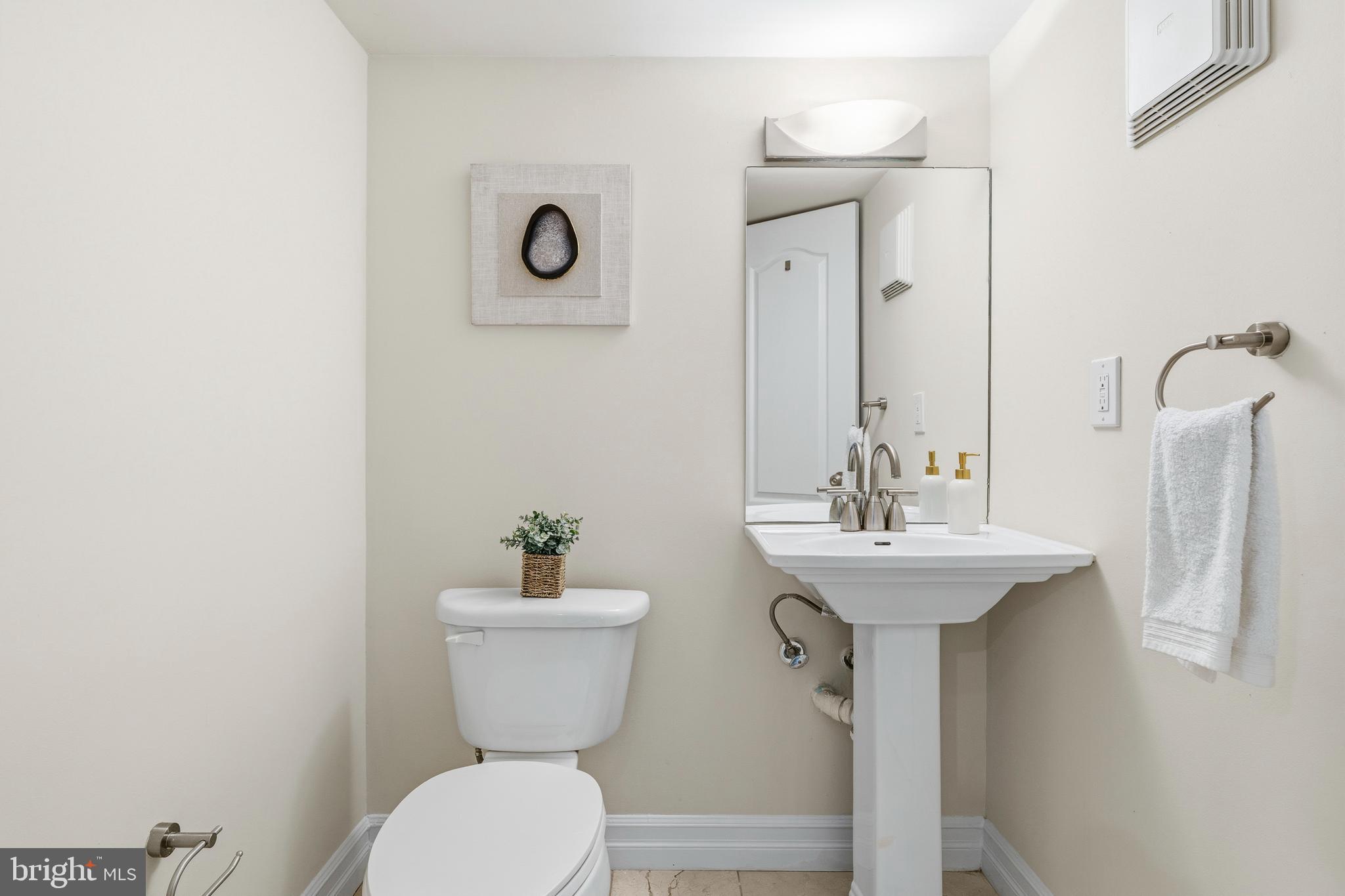 1321 Euclid Street Northwest, Unit T1 Washington, DC 20009 - Photo 12 of 24
