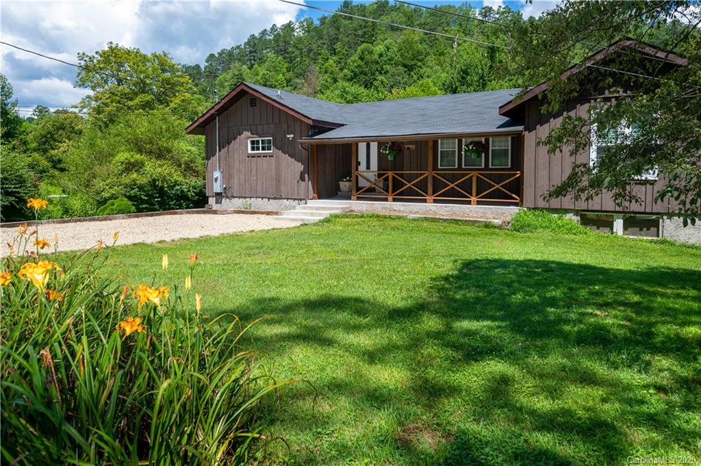 186 Jarrett Road Rosman, NC 28772 - Photo 1 of 34 Gallery Image 1