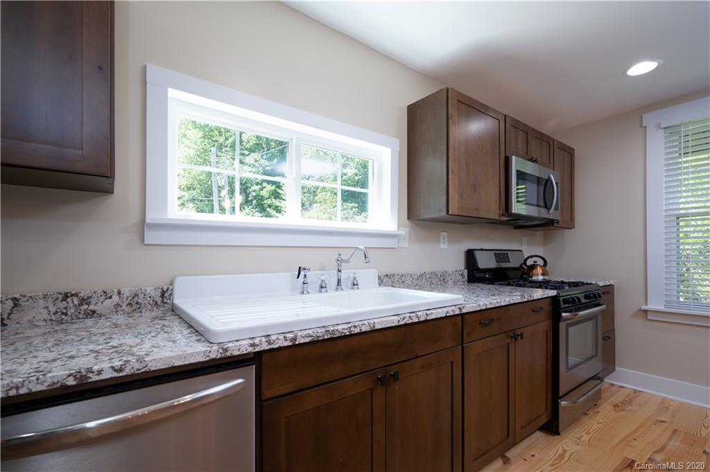 186 Jarrett Road Rosman, NC 28772 - Photo 11 of 34 Gallery Image 11