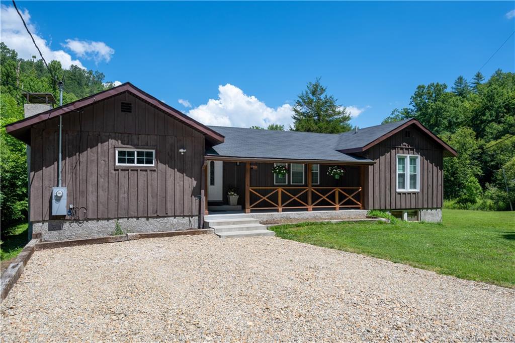 186 Jarrett Road Rosman, NC 28772 - Photo 4 of 34 Gallery Image 4