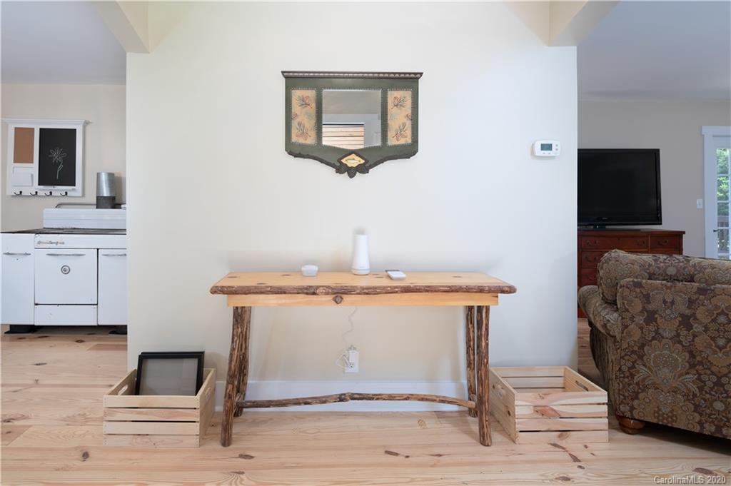 186 Jarrett Road Rosman, NC 28772 - Photo 6 of 34 Gallery Image 6