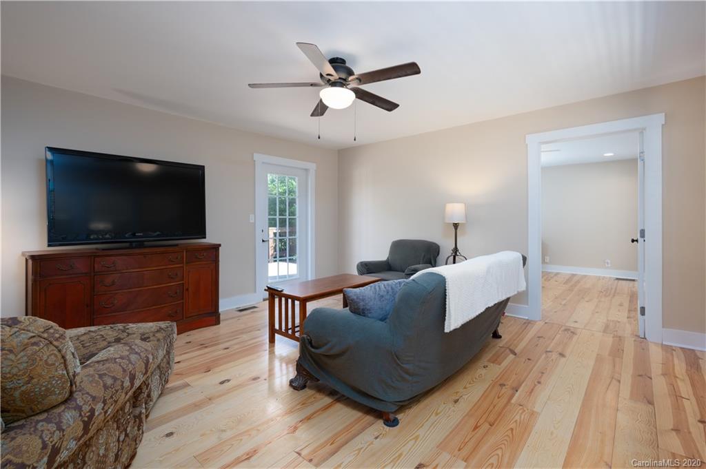 186 Jarrett Road Rosman, NC 28772 - Photo 7 of 34 Gallery Image 7