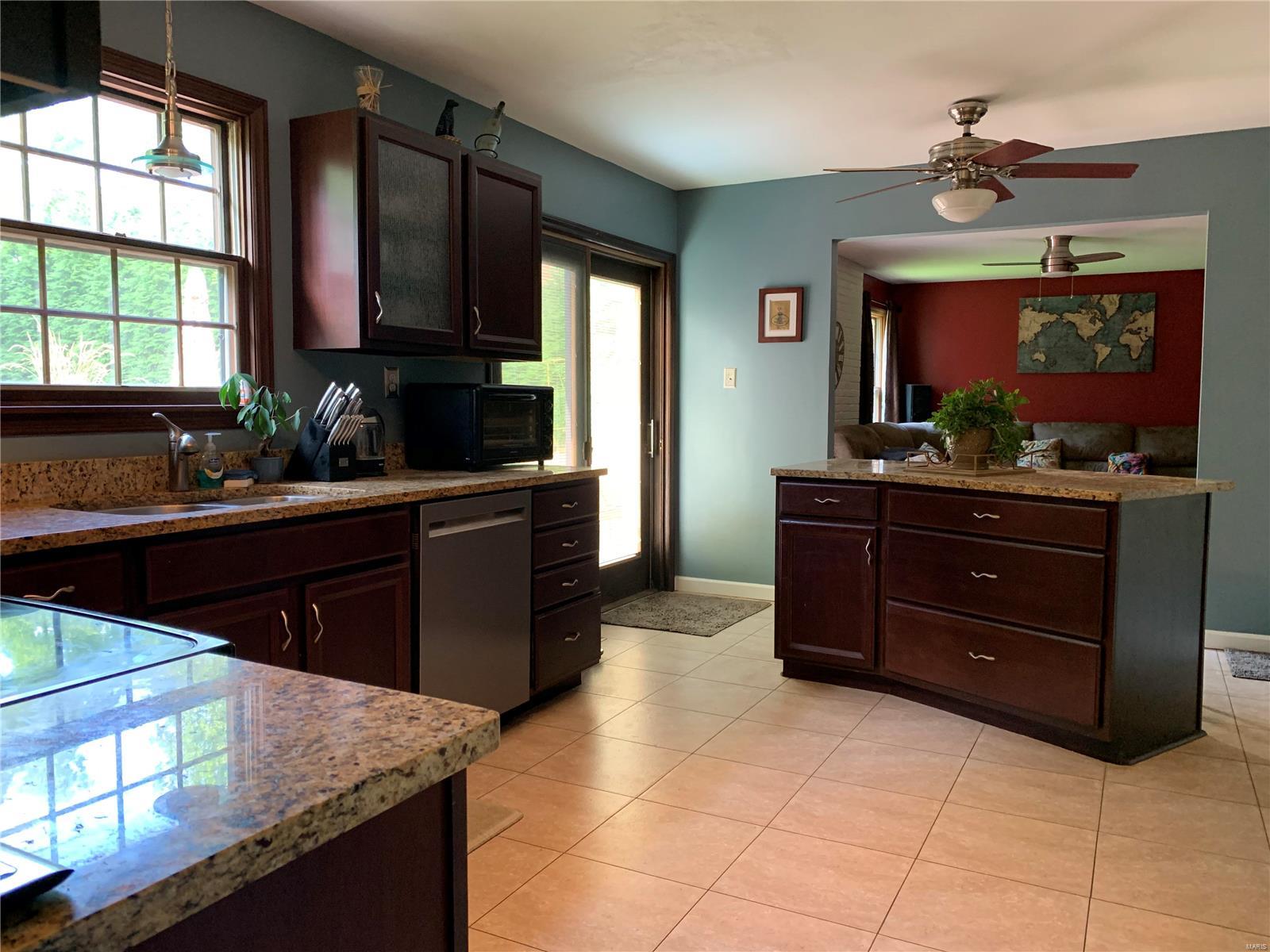 607 Sappington Barracks Road St. Louis, MO 63125 - Photo 9 of 22