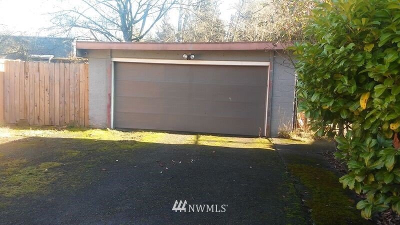 12003 East Gibson Road Everett, WA 98204 - Photo 2 of 25