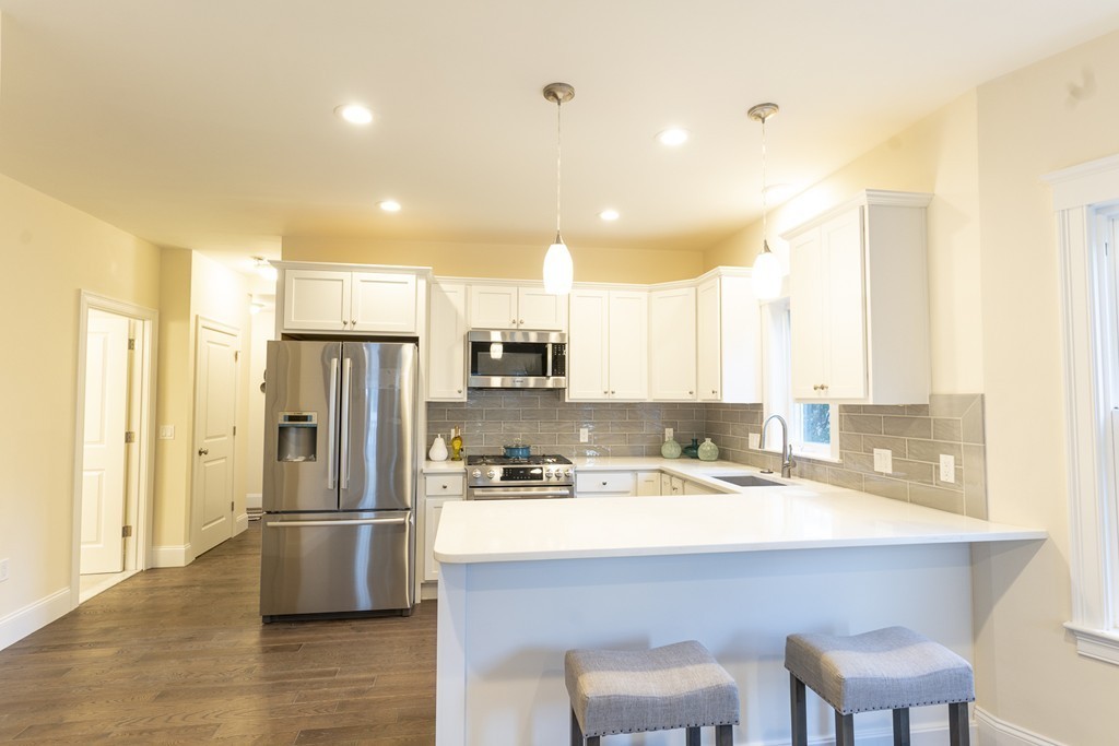 116 Porter Street, Unit 1 Somerville, MA 02143 - Photo 4 of 26