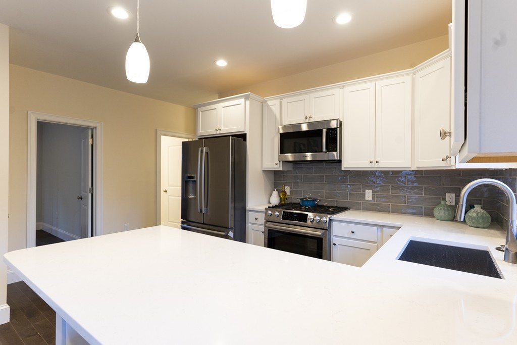 116 Porter Street, Unit 1 Somerville, MA 02143 - Photo 5 of 26