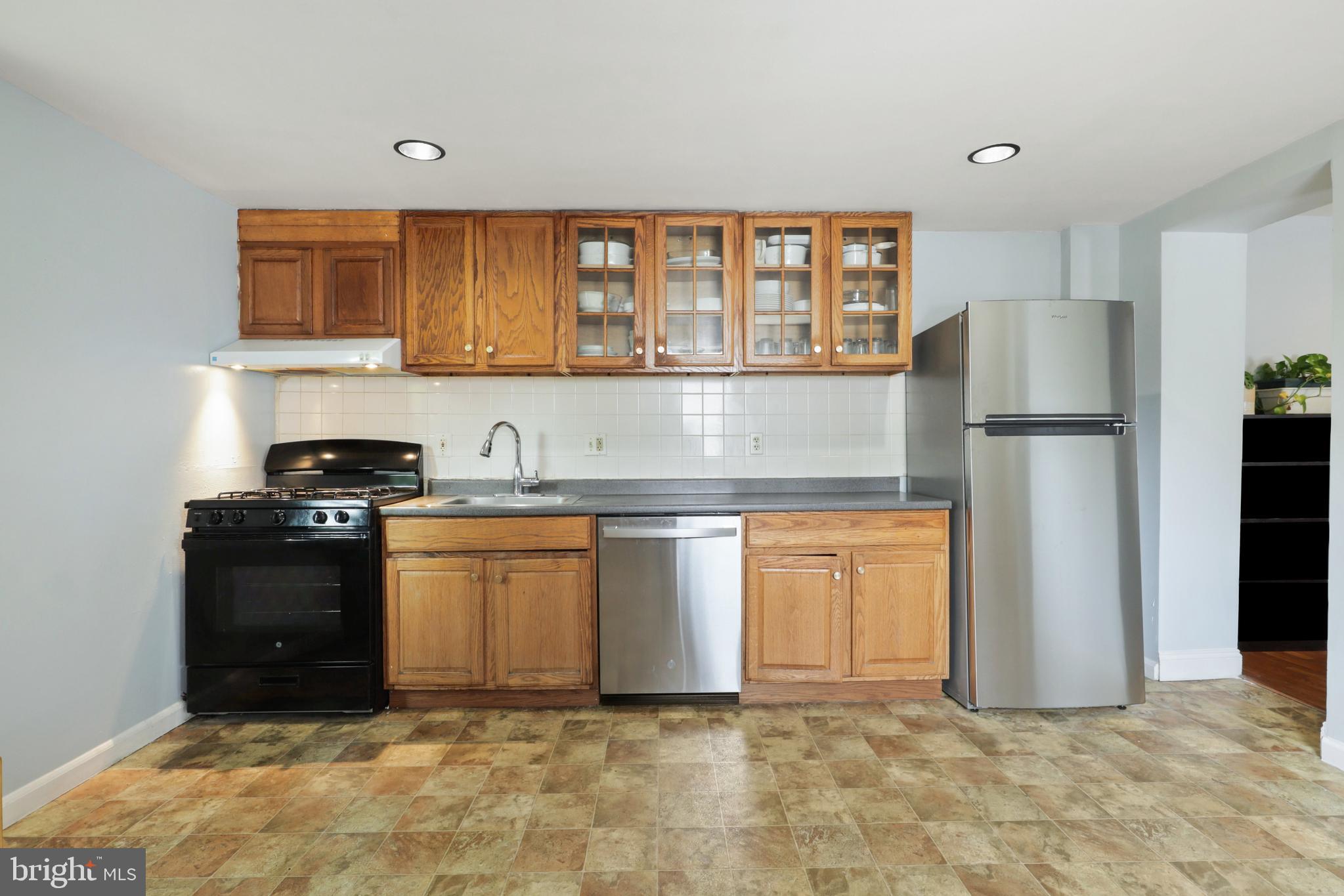 206 South Glebe Road Arlington, VA 22204 - Photo 12 of 43