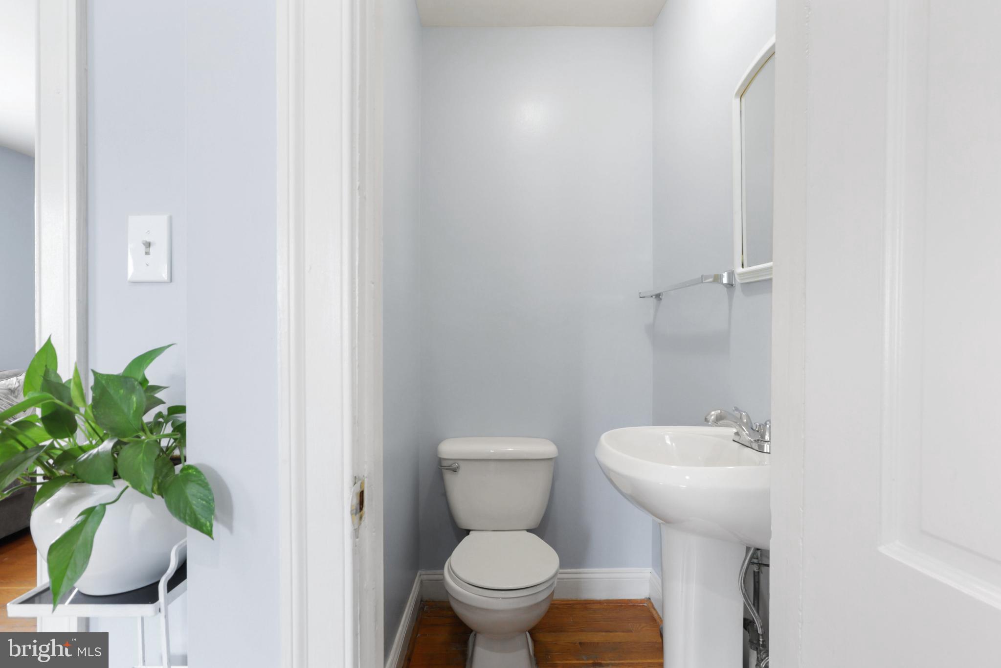 206 South Glebe Road Arlington, VA 22204 - Photo 16 of 43
