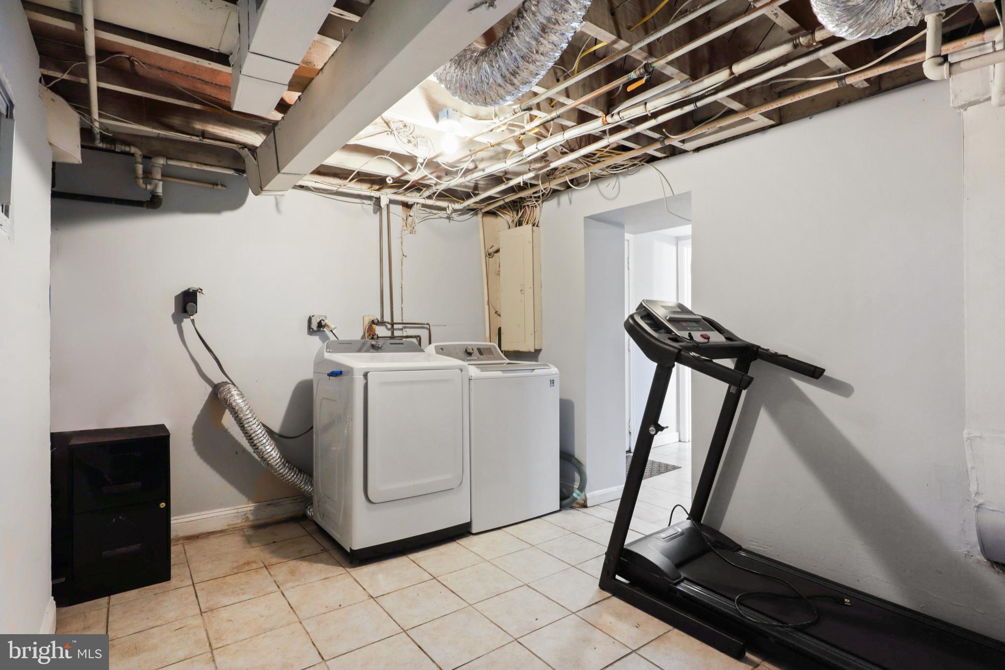 206 South Glebe Road Arlington, VA 22204 - Photo 33 of 43