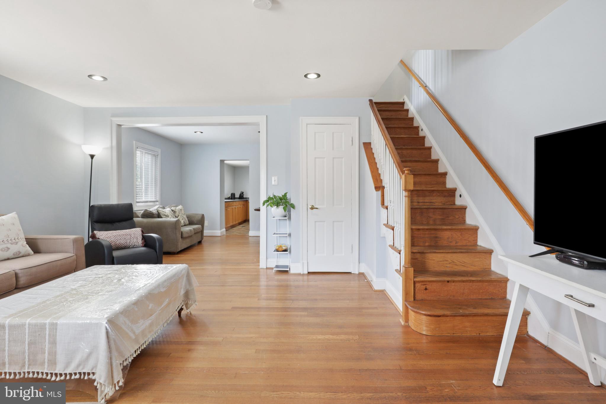 206 South Glebe Road Arlington, VA 22204 - Photo 5 of 43