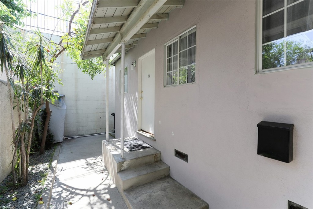 343 Concord Street Glendale, CA 91203 - Photo 6 of 45