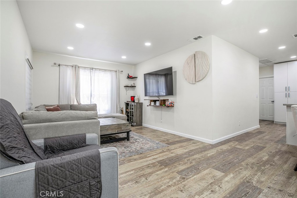 343 Concord Street Glendale, CA 91203 - Photo 10 of 45