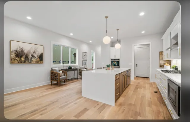 $795,000 | 535 Lockard Lane, Highwood, IL 60040