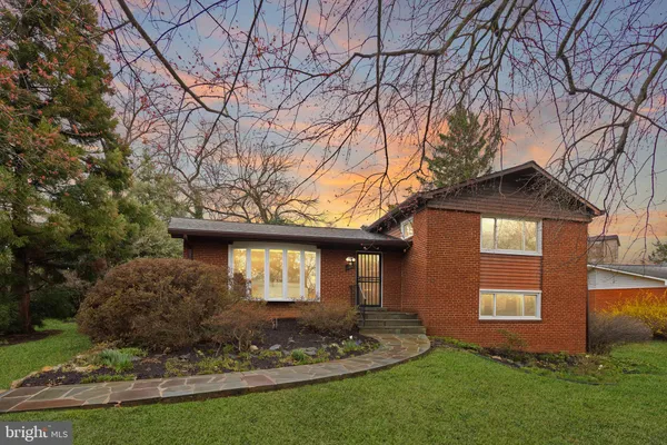 $799,000 | 6004 Jan Mar Drive, Falls Church, VA 22044