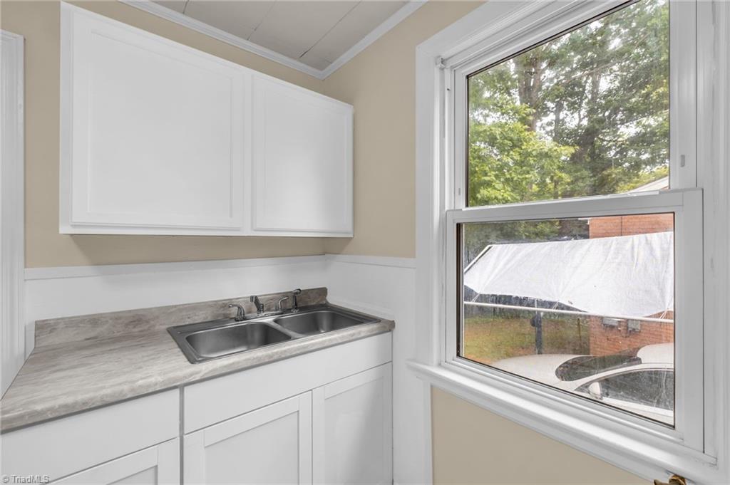 905 Mint Avenue High Point, NC 27260 - Photo 12 of 31