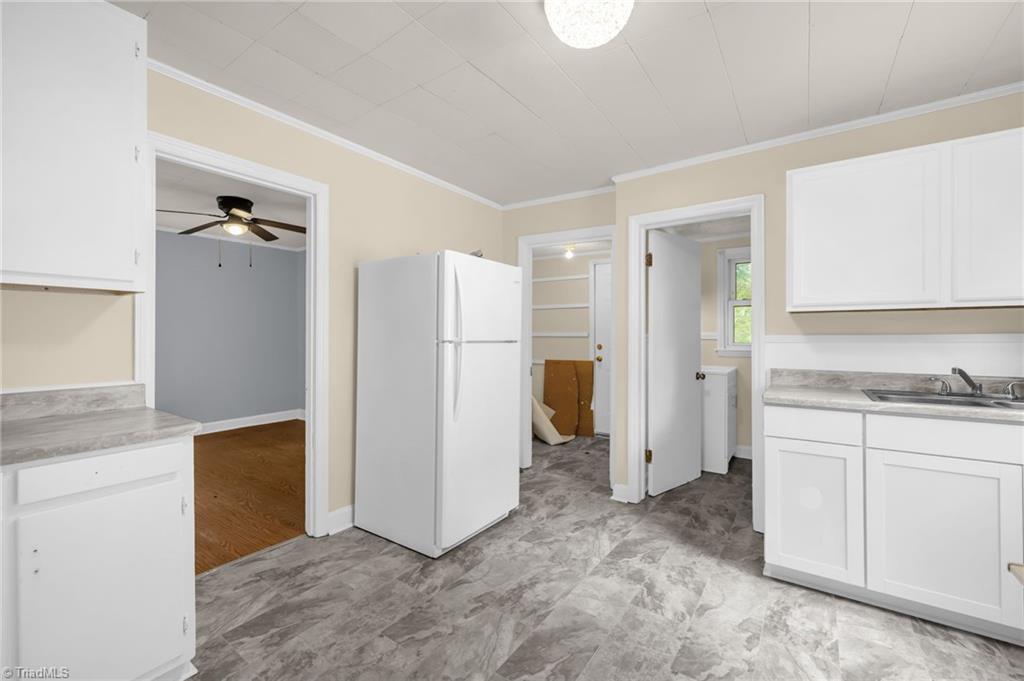 905 Mint Avenue High Point, NC 27260 - Photo 10 of 31